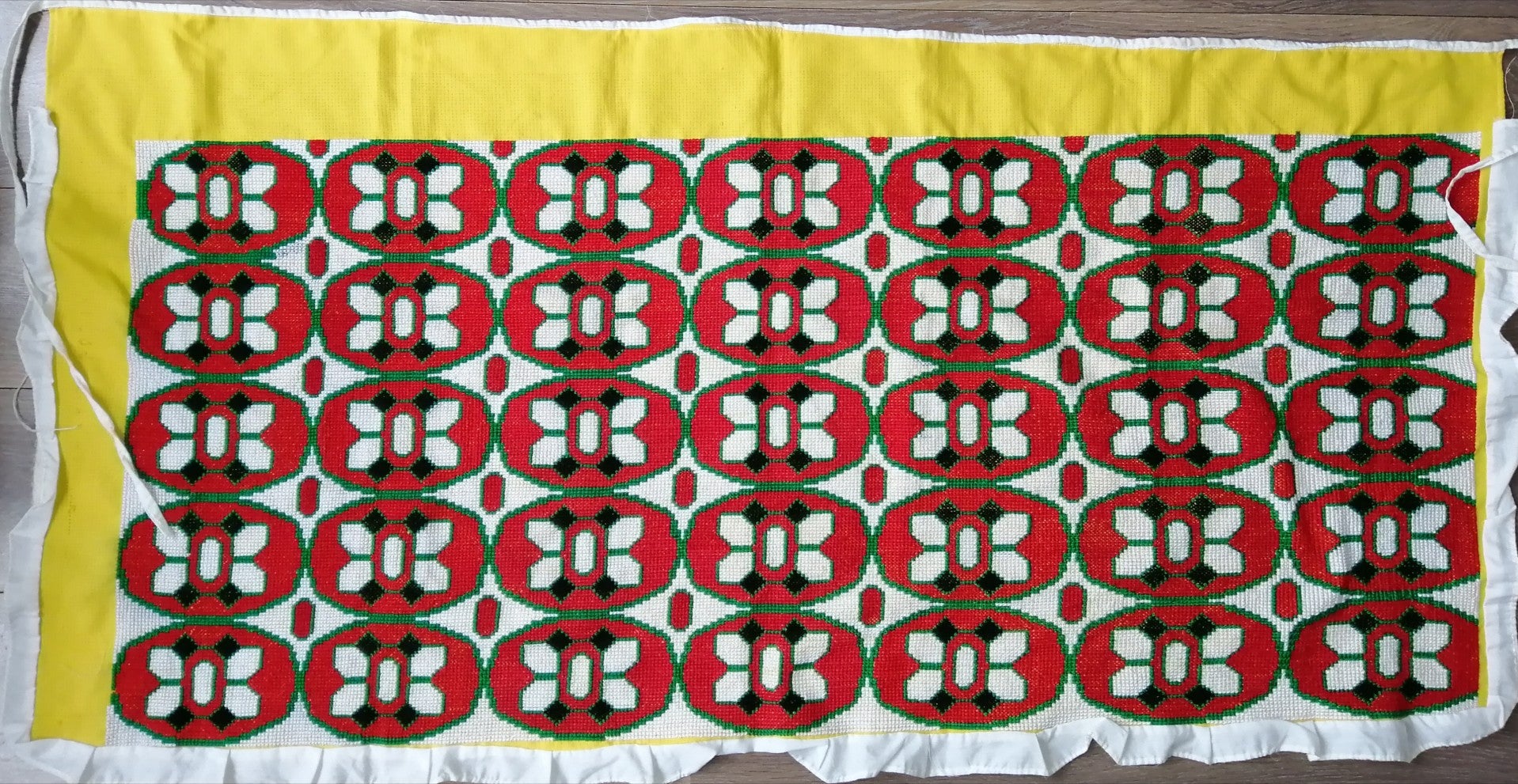 Pangi – handgeborduurde wikkelrok, 147 × 73 cm